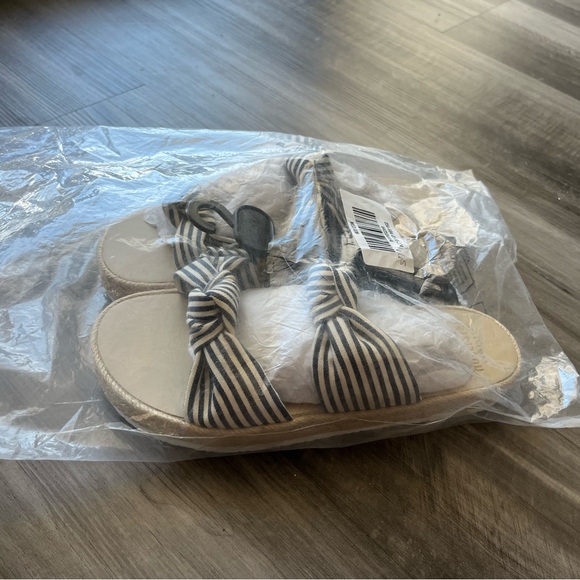 NWT Hollister Womens Slip On Slide Knot Sandals Striped Platform M medium - Picture 8 of 10